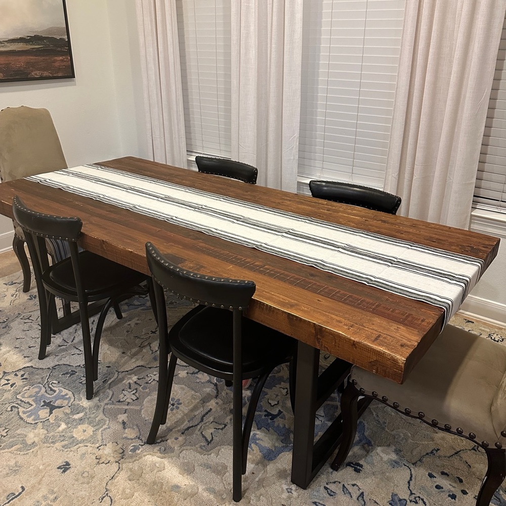 William Sonoma Linen Table Cloth Runner